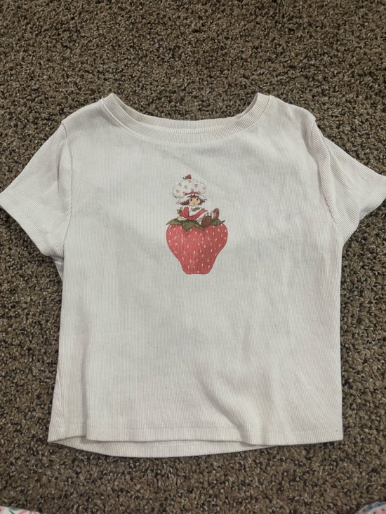Strawberry Shortcake Tops - Girls White Strawberry Graphic Short Sleeve Tee